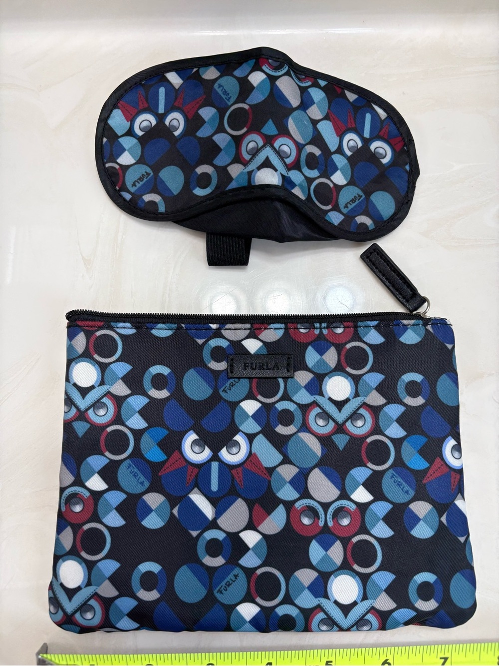 New never used
FURLA x EVA Air Amenity Pouch & Matching Eye Mask Set